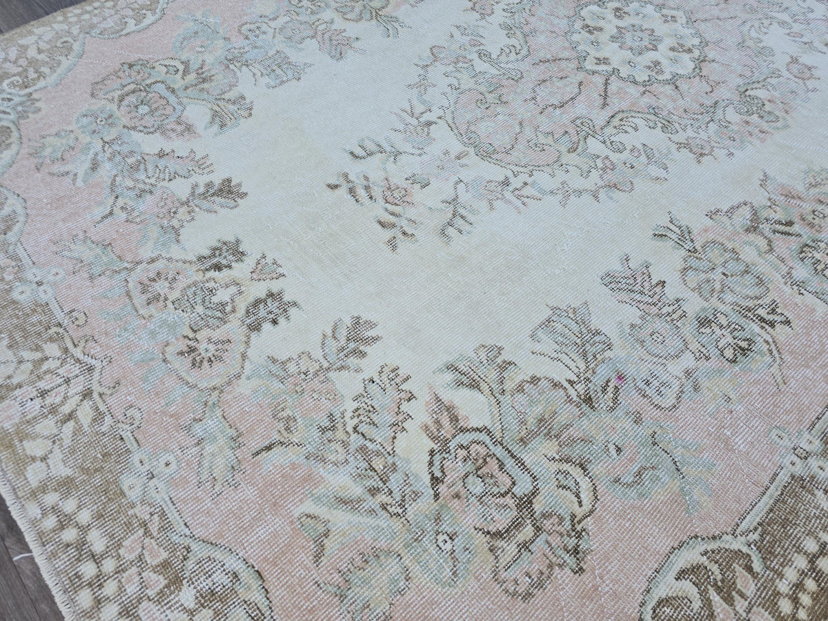 6x9 Vintage Turkish Area Rug Neutral Pink Cream Brown //5.80x9.50 feet