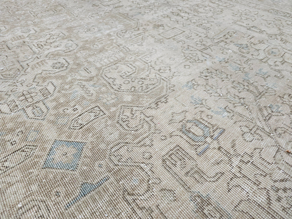 9x12 Vintage Turkish Rug: Hand-Knotted Heriz Wool Carpet
