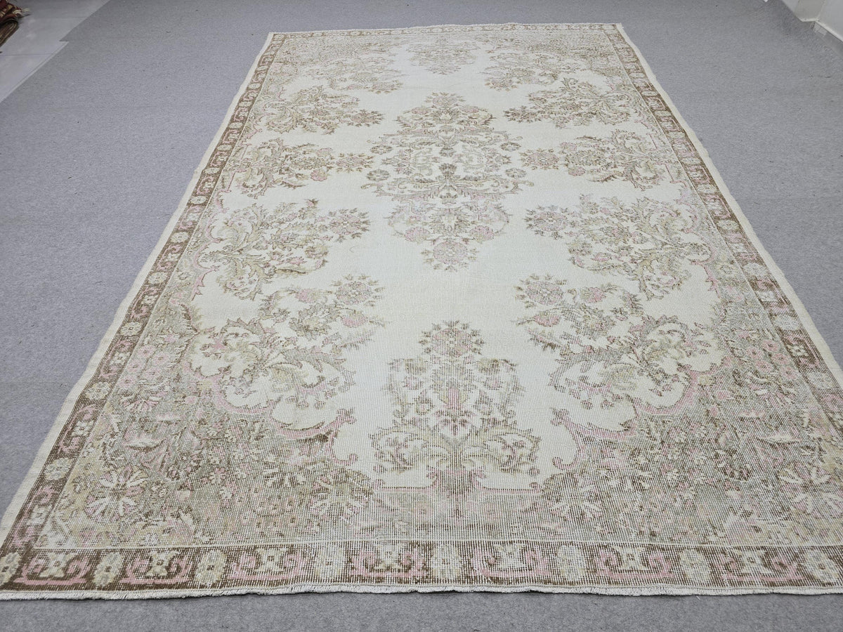 Vintage Rug 6x10, Cream Floral Hand Knotted Turkish Area Rug, Muted Pink Neutral Wool Rug, Boho Living Room Bedroom Farmhouse Decor