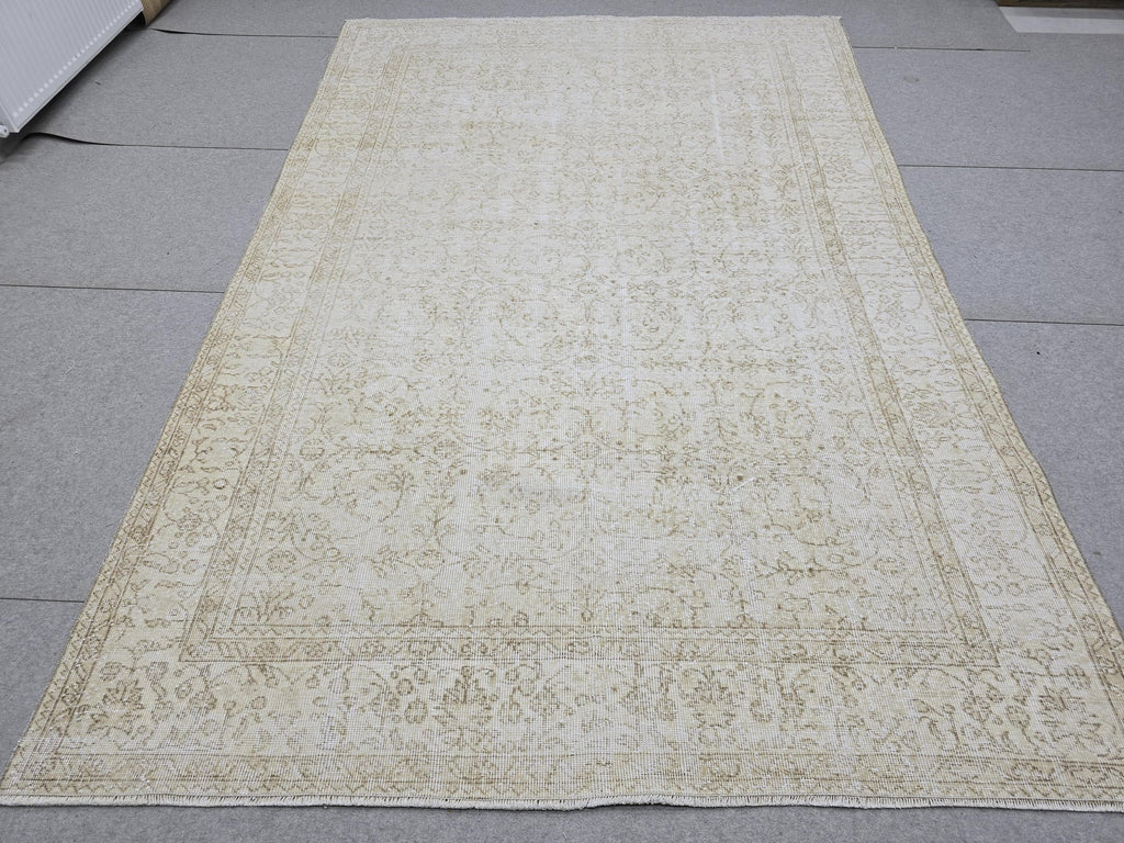 6x10 Vintage Turkish Oushak Rug: Hand-Knotted Wool, Neutral Beige