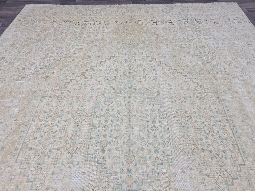 Oversized Neutral Oushak Rug (9.65x12 ft): Vintage Turkish Wool Carpet