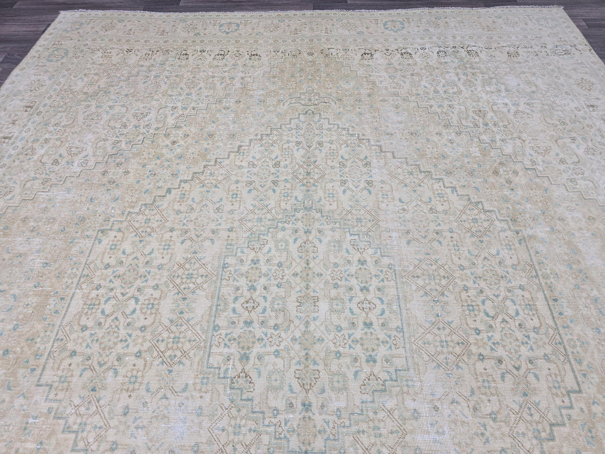 Oversized Neutral Oushak Rug (9.65x12 ft): Vintage Turkish Wool Carpet