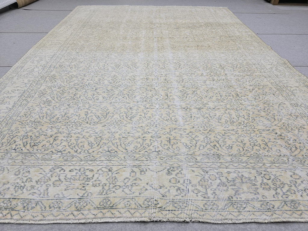 Vintage Turkish Oushak Rug 6’8”x9’7” – Distressed Boho Area Rug