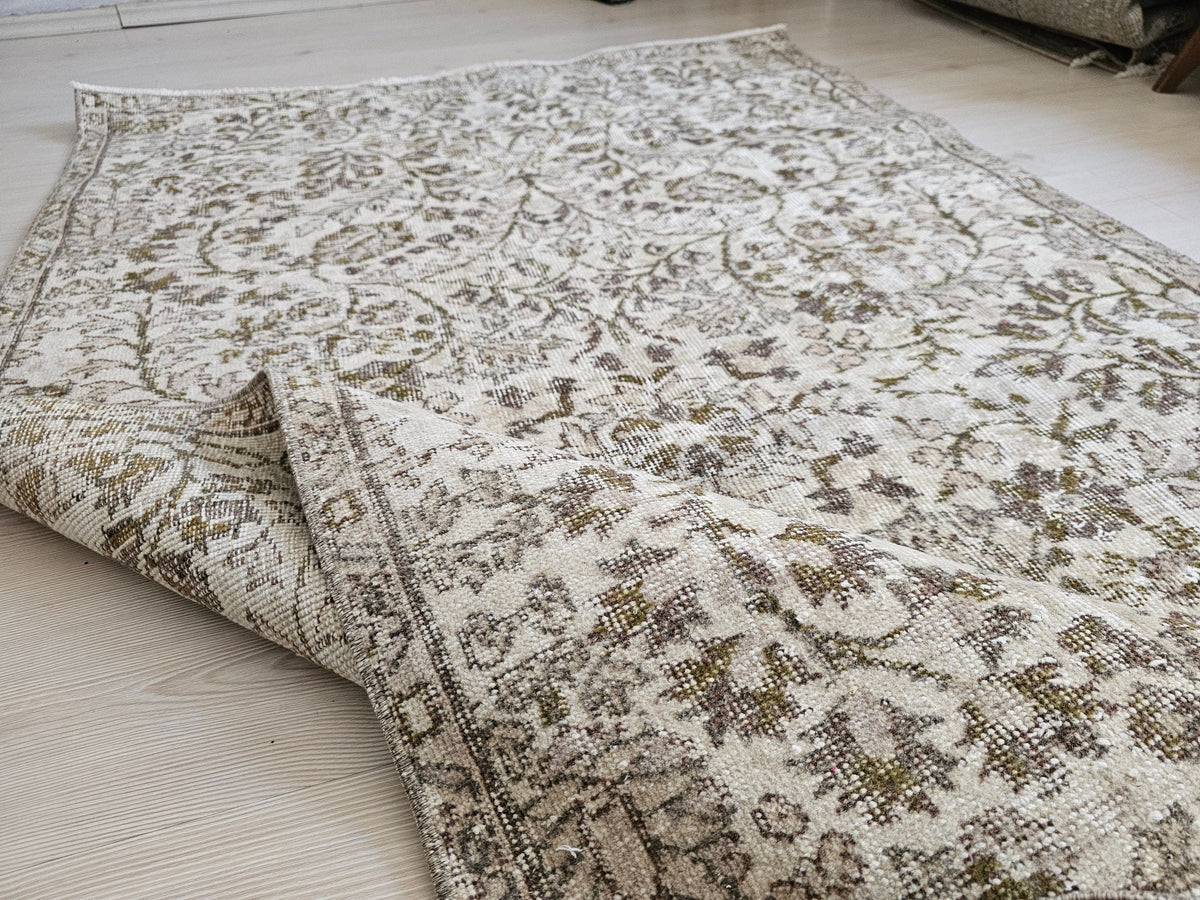 Small Hand-Knotted Wool Oushak Rug: Neutral Turkish Entryway Carpet (4.20x7.40 ft)