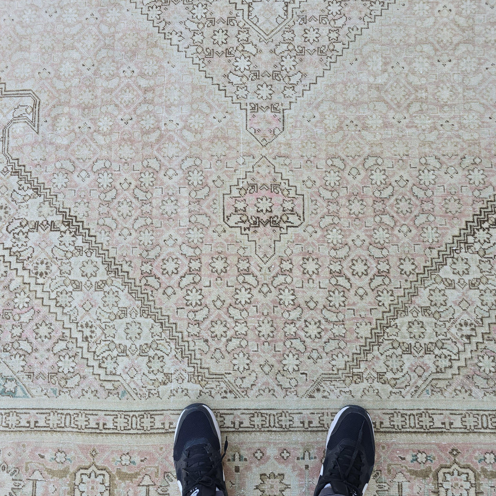 Hand-Knotted Oushak Rug: 7.8 x 10.6 ft Vintage Turkish Wool Medallion Carpet