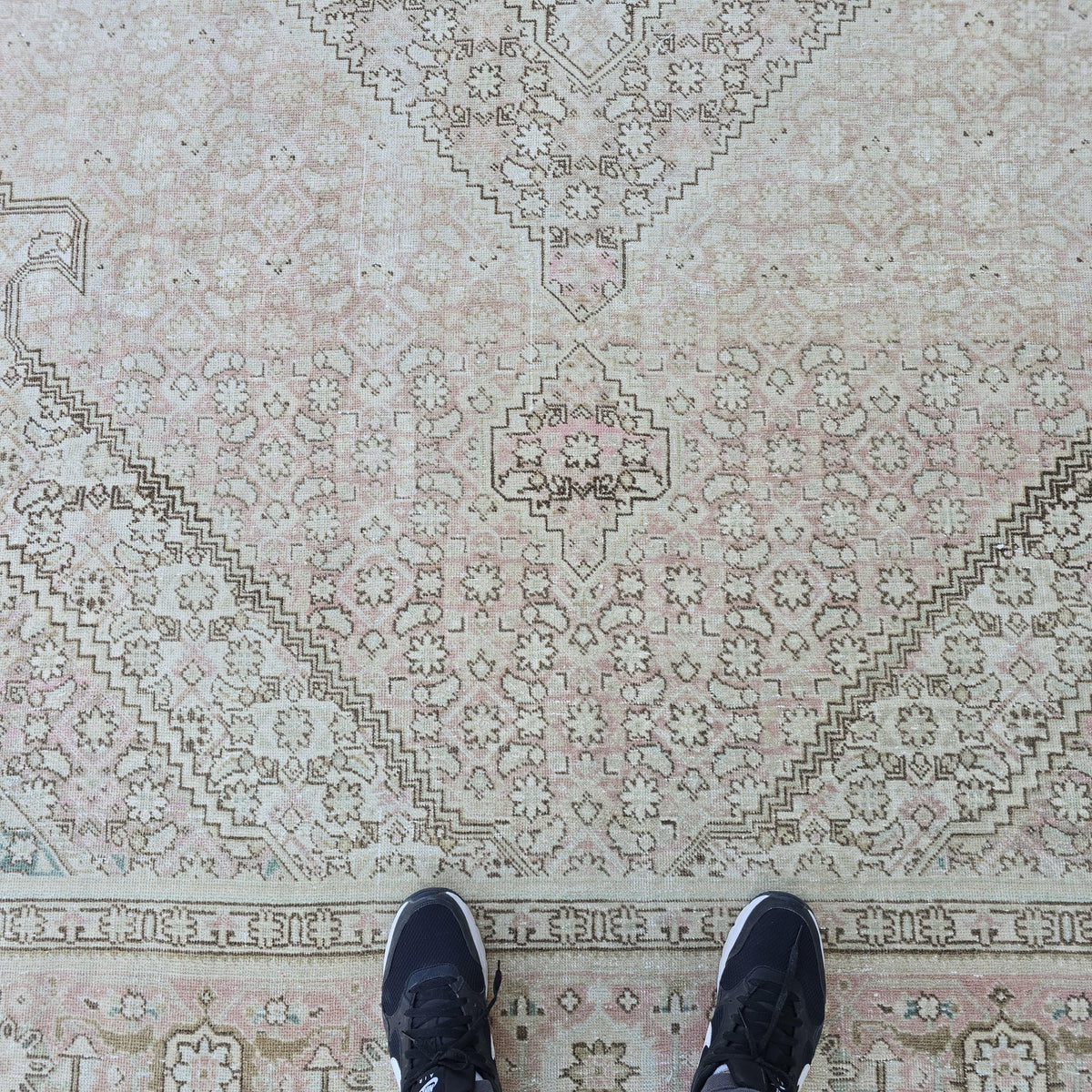 Hand-Knotted Oushak Rug: 7.8 x 10.6 ft Vintage Turkish Wool Medallion Carpet