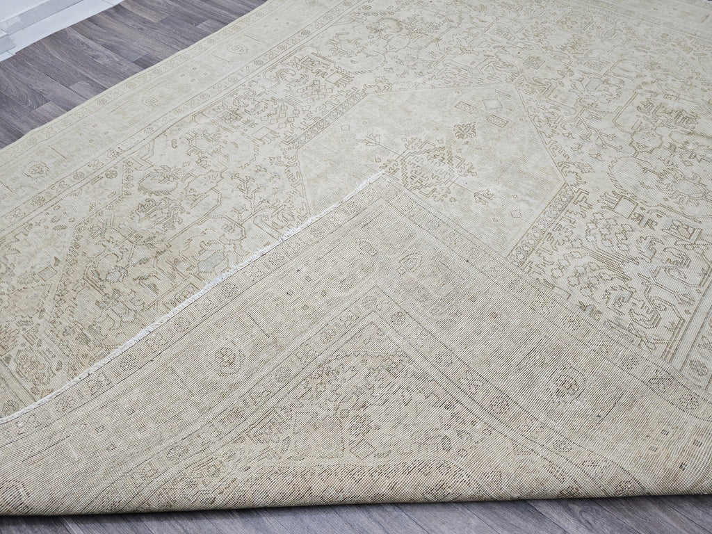 9x12 Vintage Turkish Heriz Rug: Hand-Knotted Wool Carpet