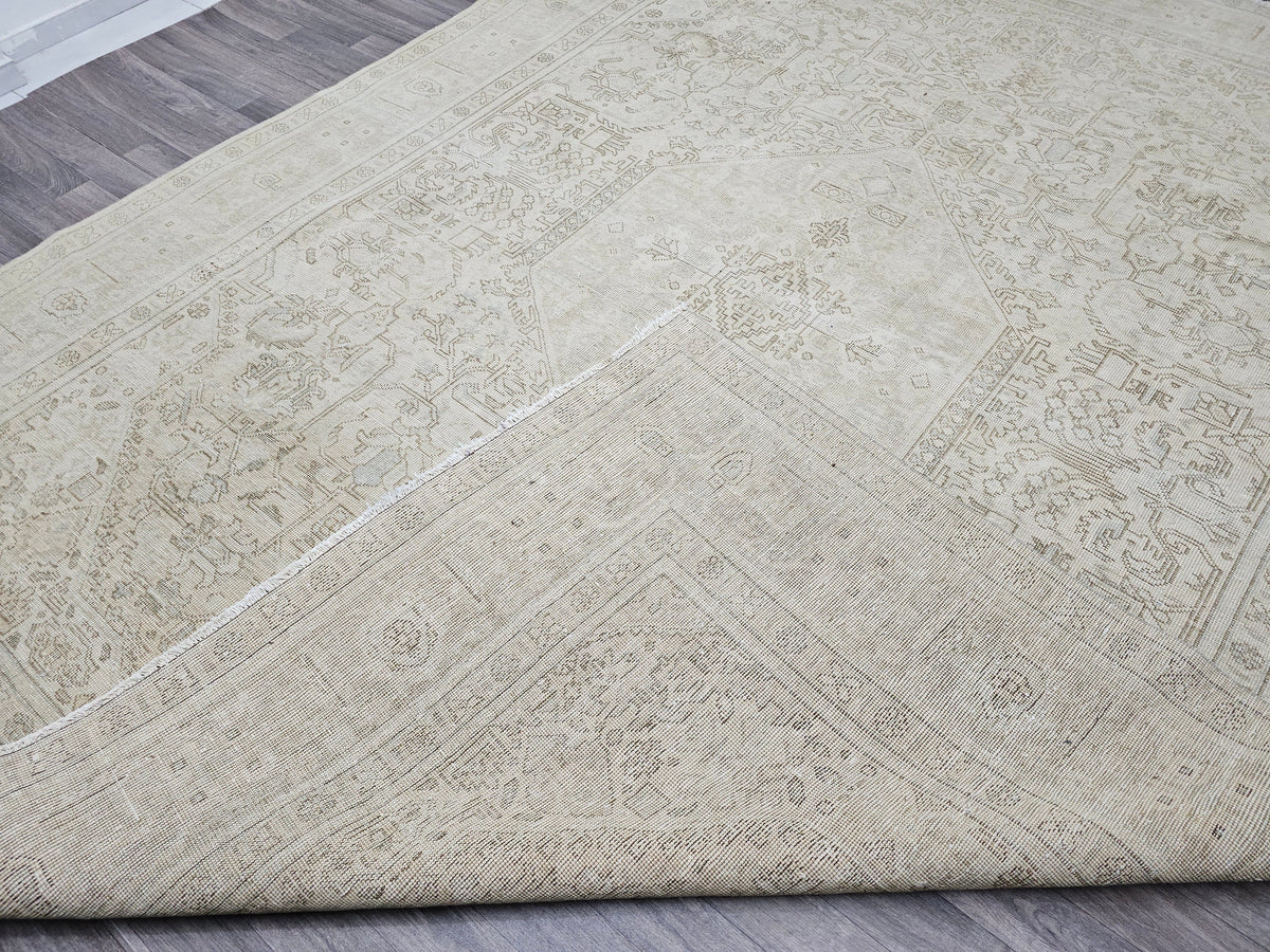 9x12 Vintage Turkish Heriz Rug: Hand-Knotted Wool Carpet