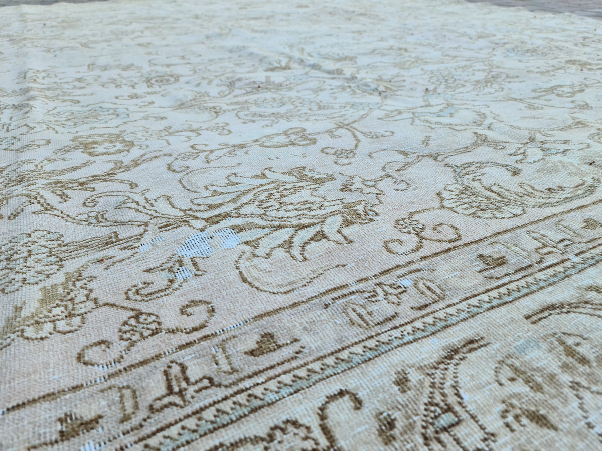 Large Turkish Oushak Rug (9.5x11.65 ft): Hand-Knotted Wool Oriental Carpet