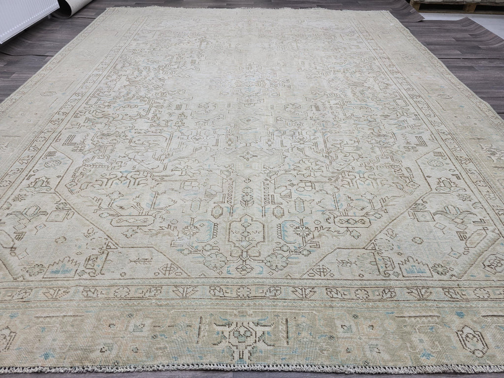 Classic Vintage Neutral Turkish Area Rug //9.60x11.75 feet