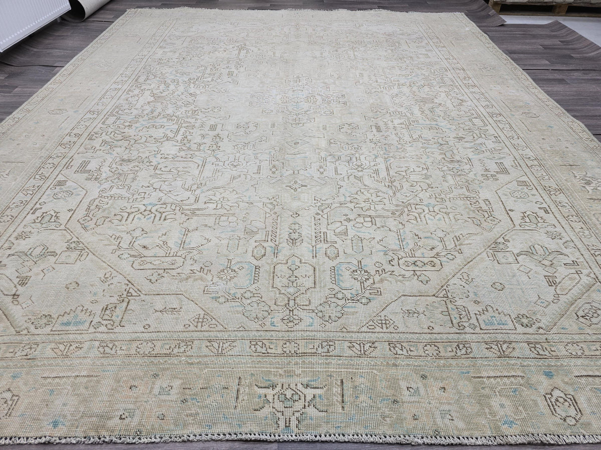 Classic Vintage Neutral Turkish Area Rug //9.60x11.75 feet