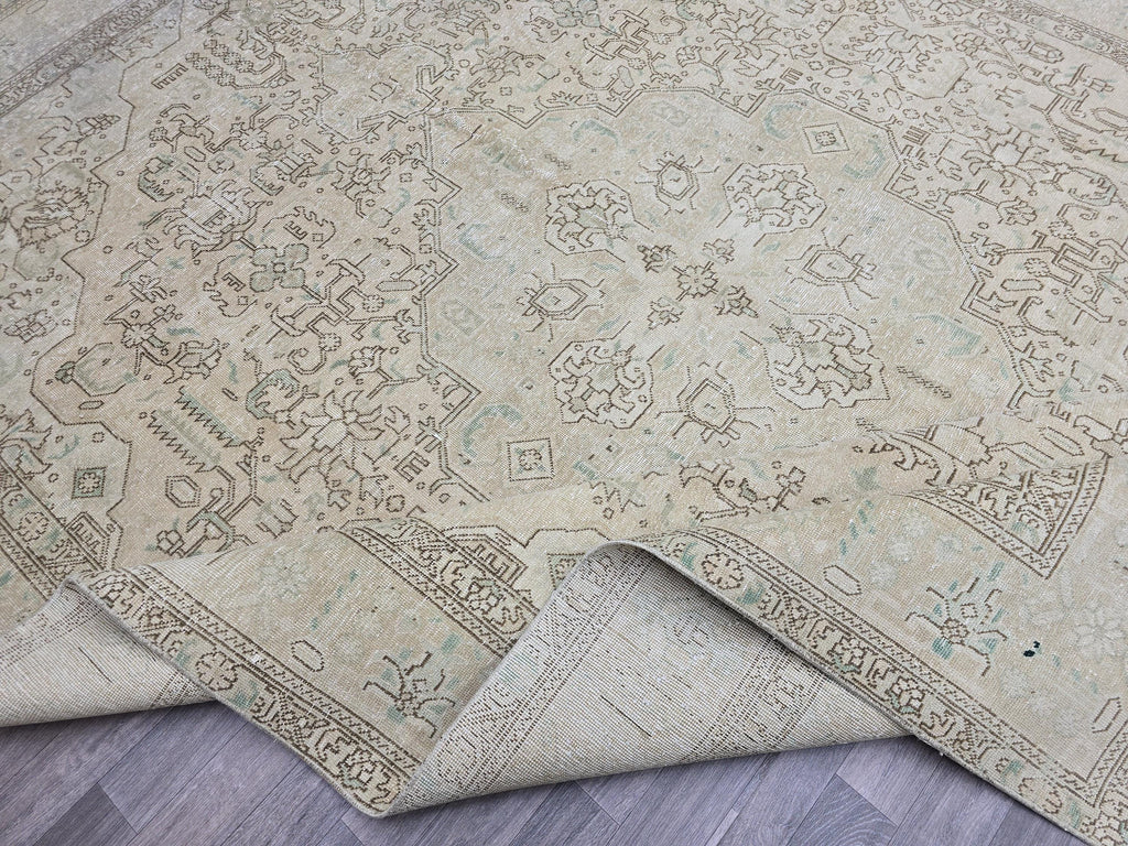 Large Neutral Turkish Wool Rug: Hand-Knotted Vintage Heriz (9.35x12.60 ft)