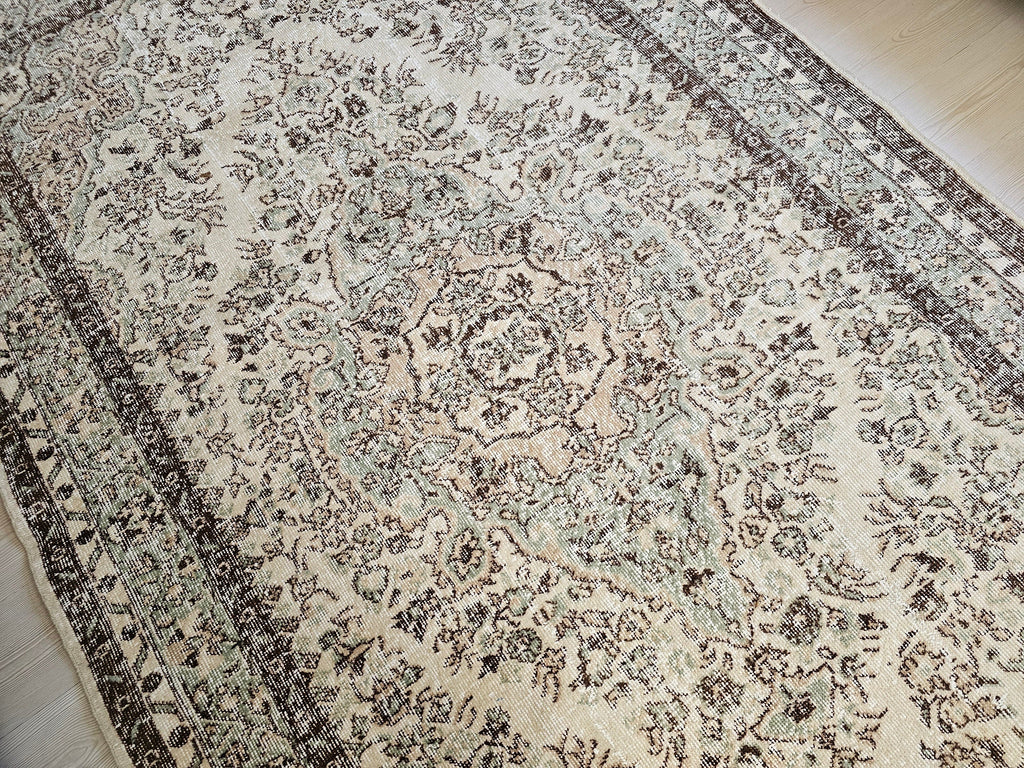 6x9 Vintage Turkish Rug for Bedroom - Handmade Wool Oushak Rug //5.90x9.60 feet