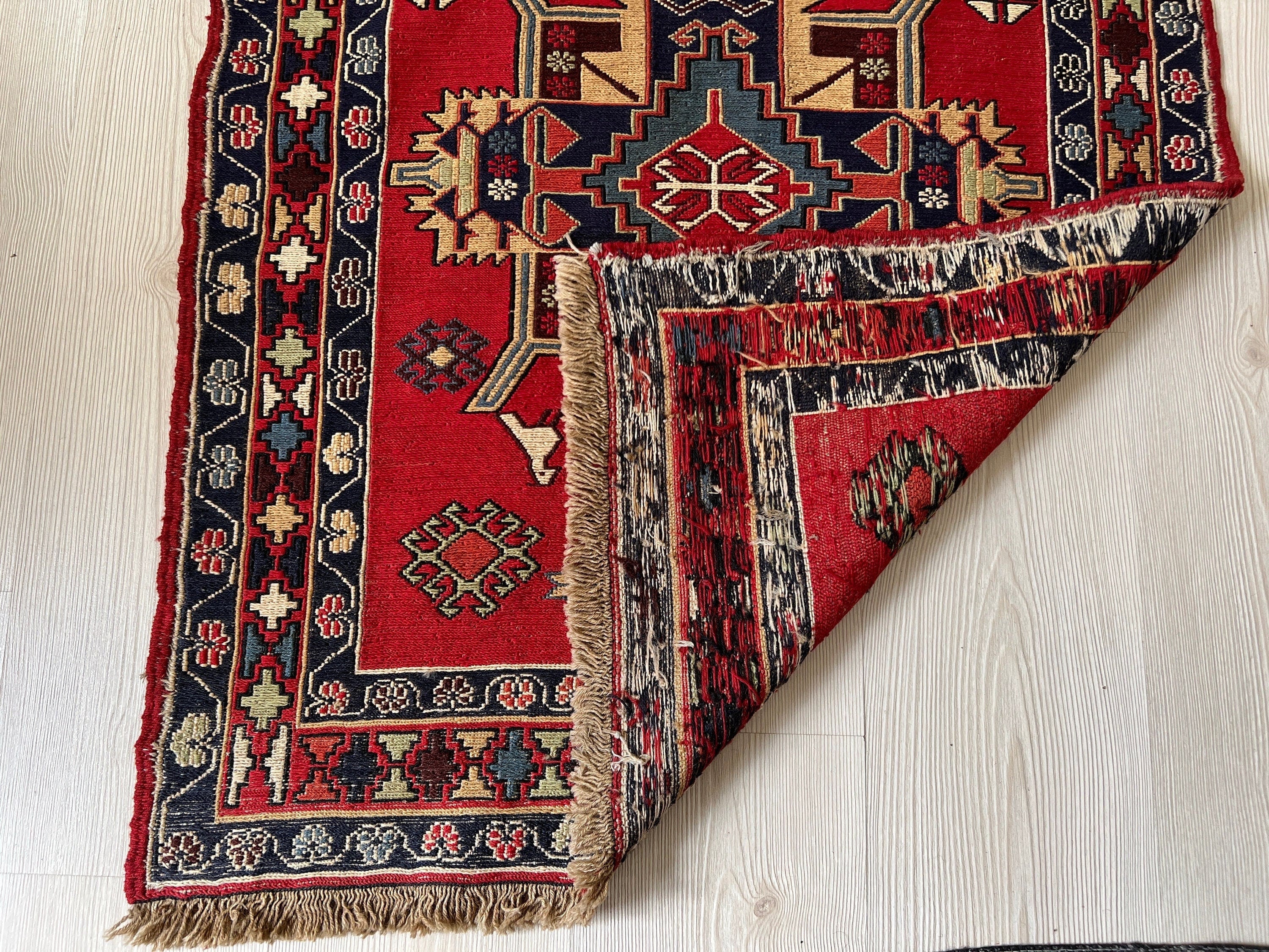 Vintage Heriz Runner Rug: Hand-Knotted Wool Geometric Design