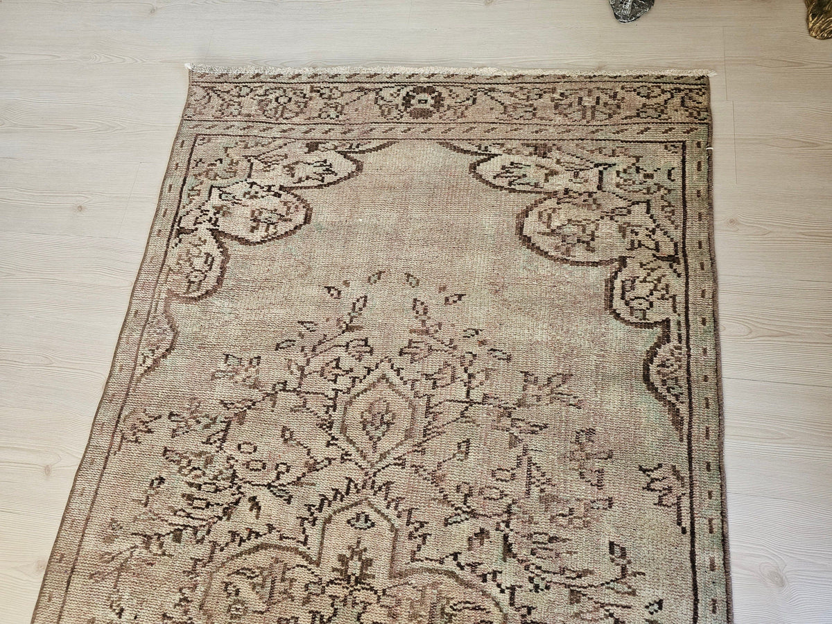 4x9 Authentic Vintage Wool Turkish Rug