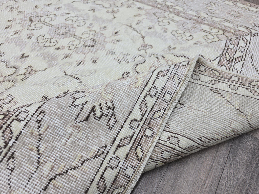 6x9 Vintage Turkish Oushak Rug: Hand-Knotted Wool Cream Floral Carpet