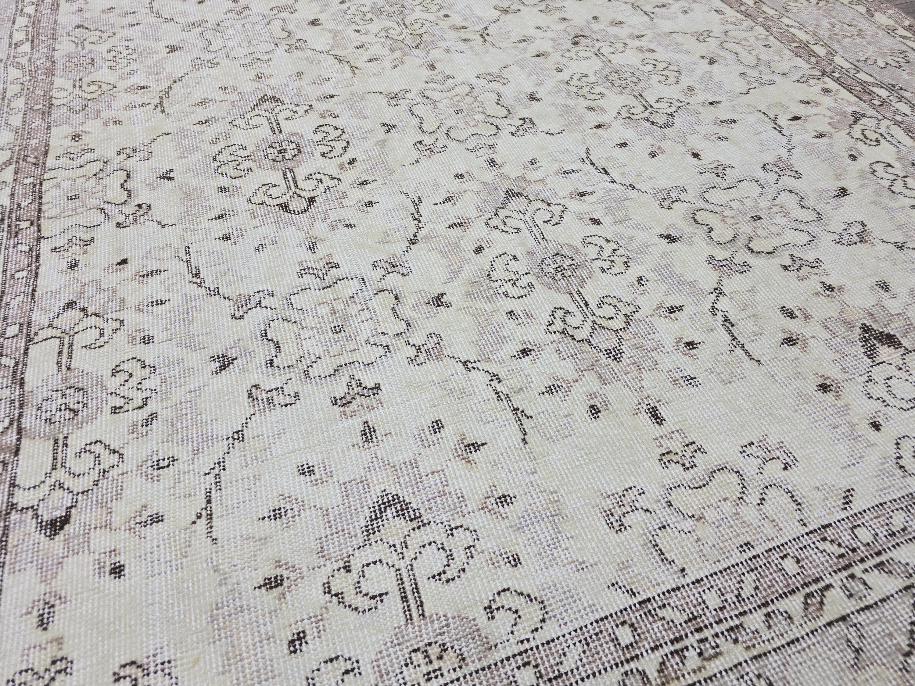 6x9 Vintage Turkish Oushak Rug: Hand-Knotted Wool Cream Floral Carpet