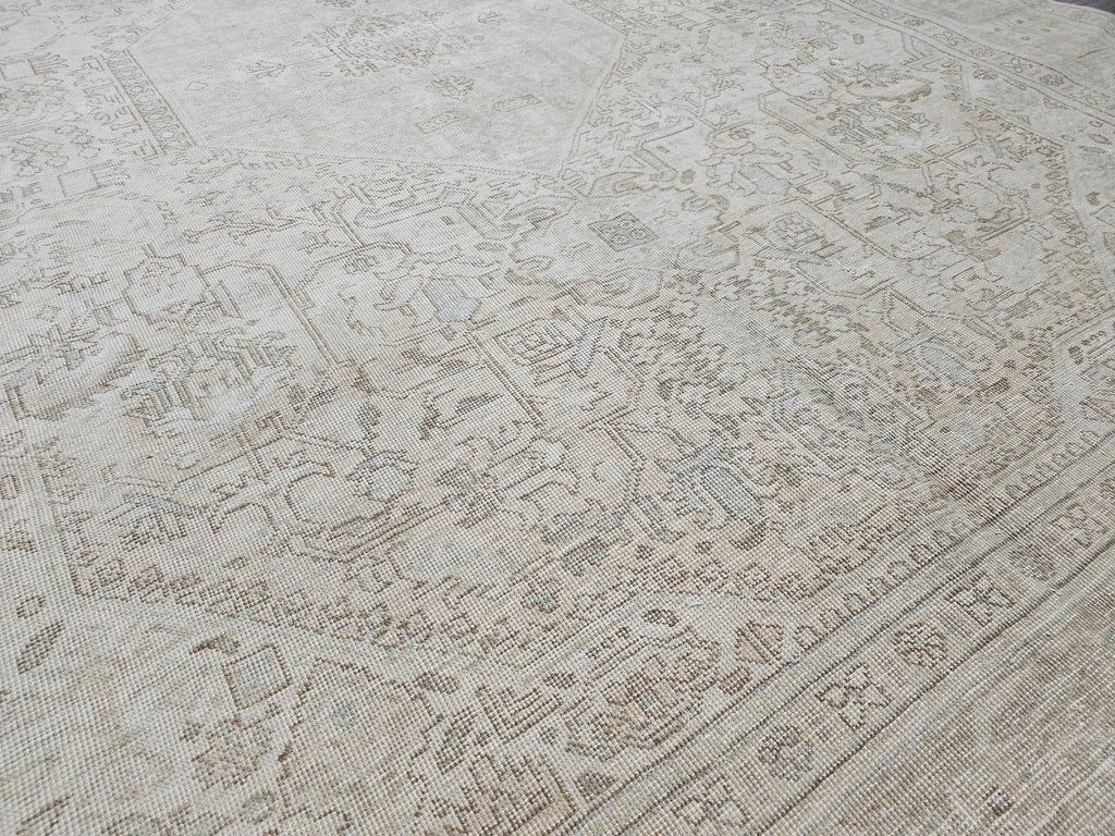 9x12 Vintage Turkish Heriz Rug: Hand-Knotted Wool Carpet