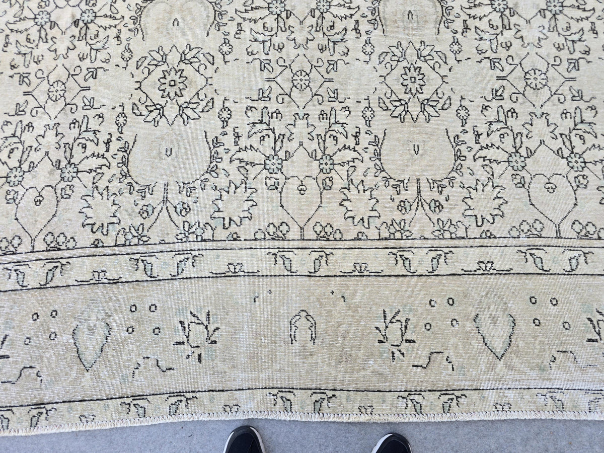 Oversized Vintage Turkish Oushak Rug: 10x12 ft. Neutral Wool Carpet