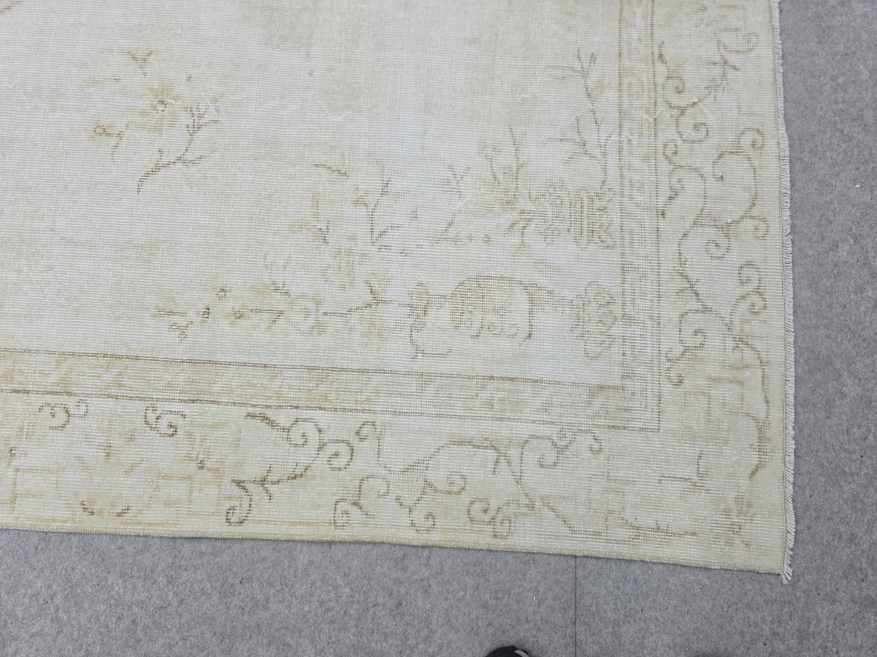 6x10 Handknotted Wool Oushak Medallion Rug, Muted Ivory Beige Area Carpet