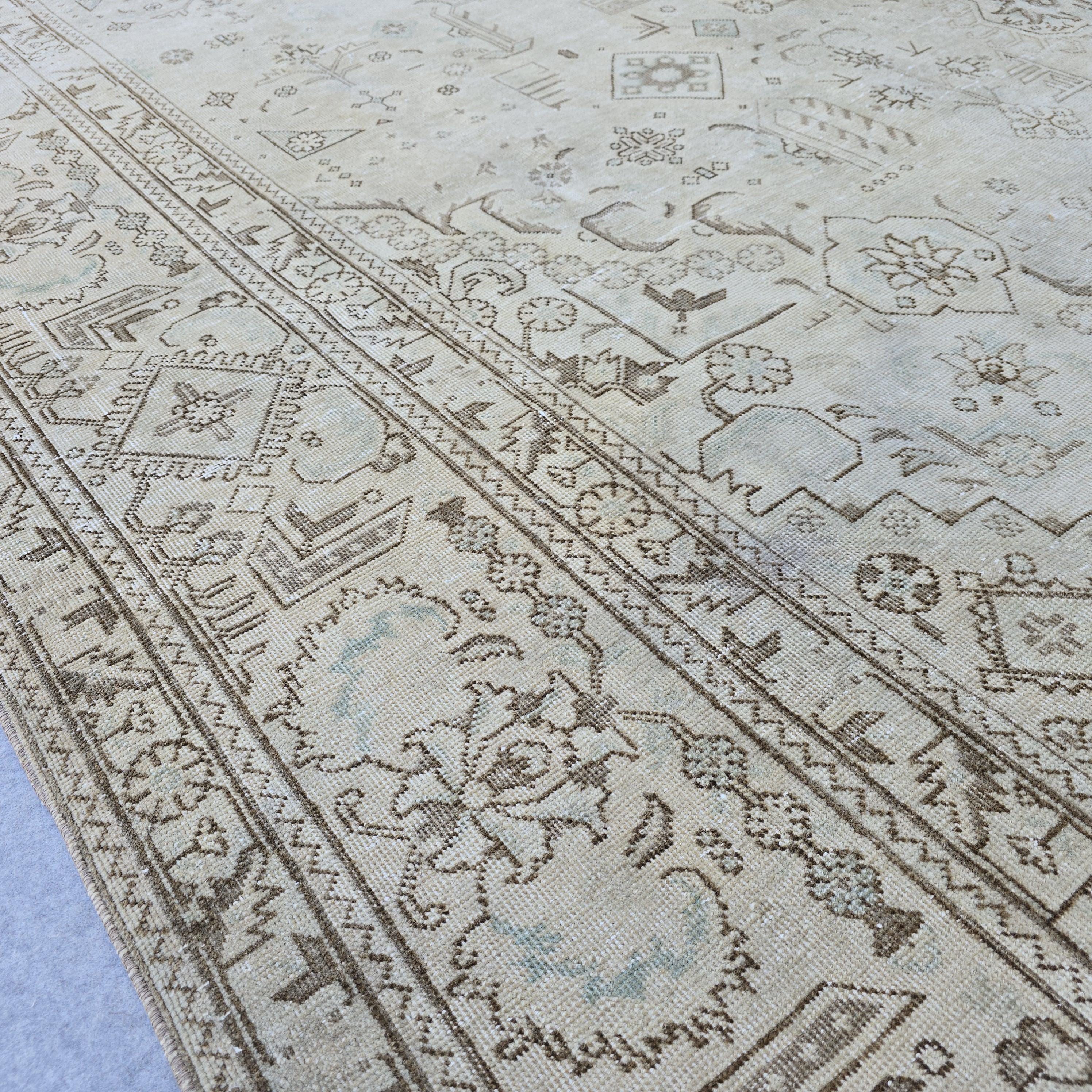 Large Neutral Oushak Rug 9x12: Vintage Turkish Wool Carpet