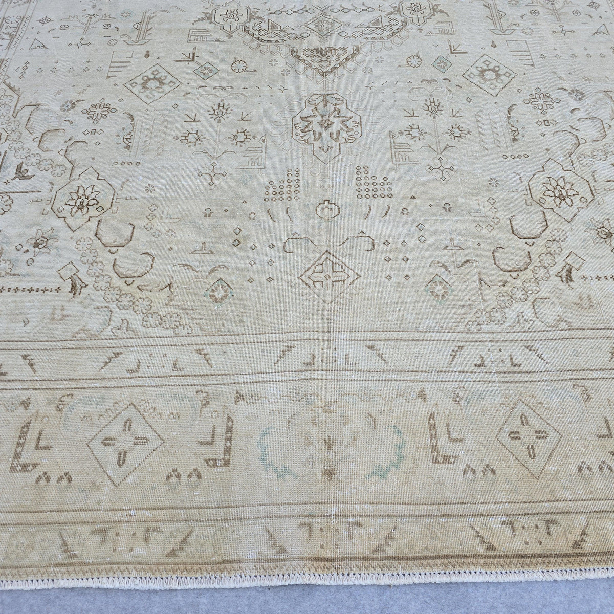 Large Neutral Oushak Rug 9x12: Vintage Turkish Wool Carpet