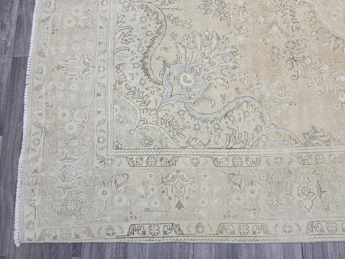 Antique Ivory Anatolian Rug 9x13: Handwoven Wool Floral Carpet
