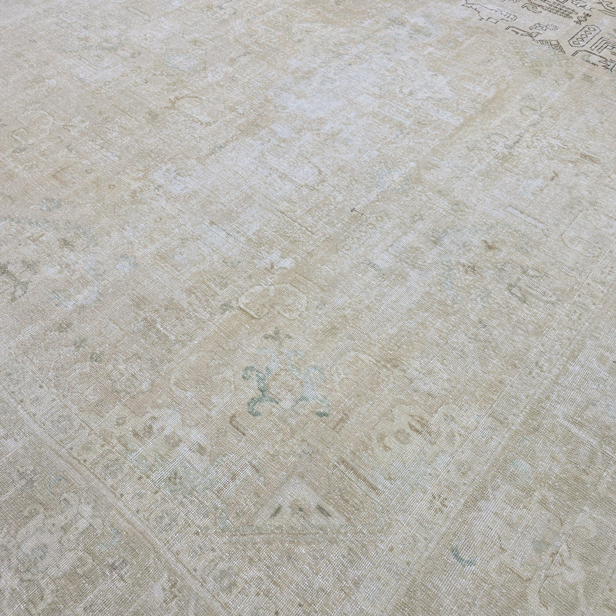 Antique 9x12 Oushak Area Rug : Neutral Hand Knotted Wool Turkish Rug for bedroom and livingroom