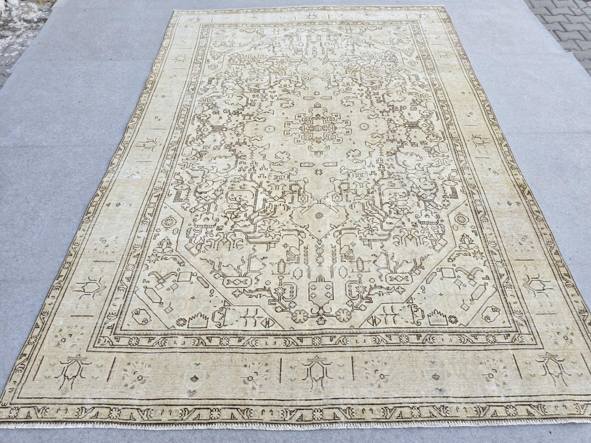 Oushak Rug 8x11, Ivory Turkish Area Rug, Distressed Vintage Wool Carpet, Neutral Beige Rug for Living Room, Boho Bedroom Decor