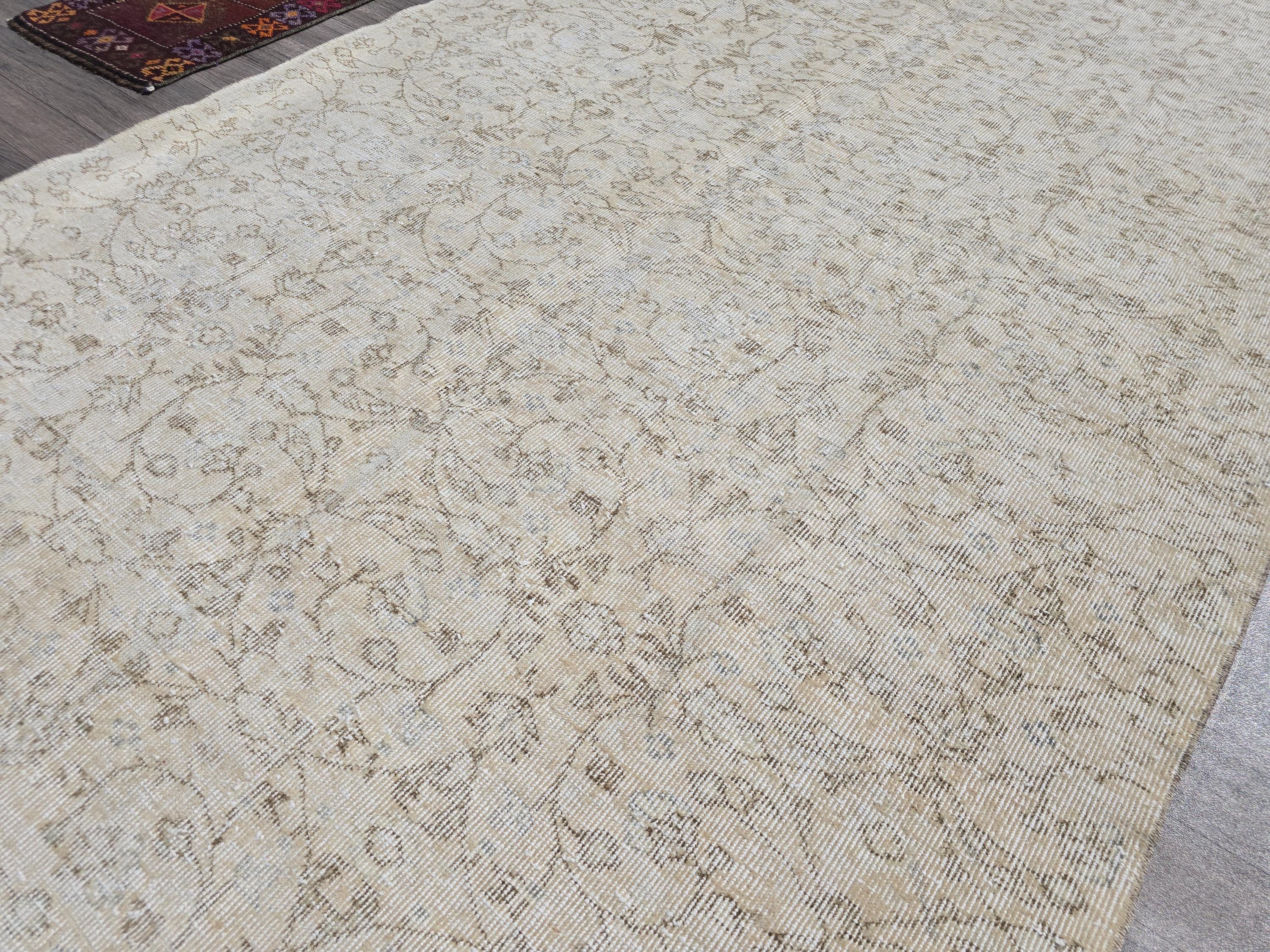 Vintage Hand-Knotted Wool Oushak Rug: 5.40 x 8.75 ft Cream Oriental Carpet