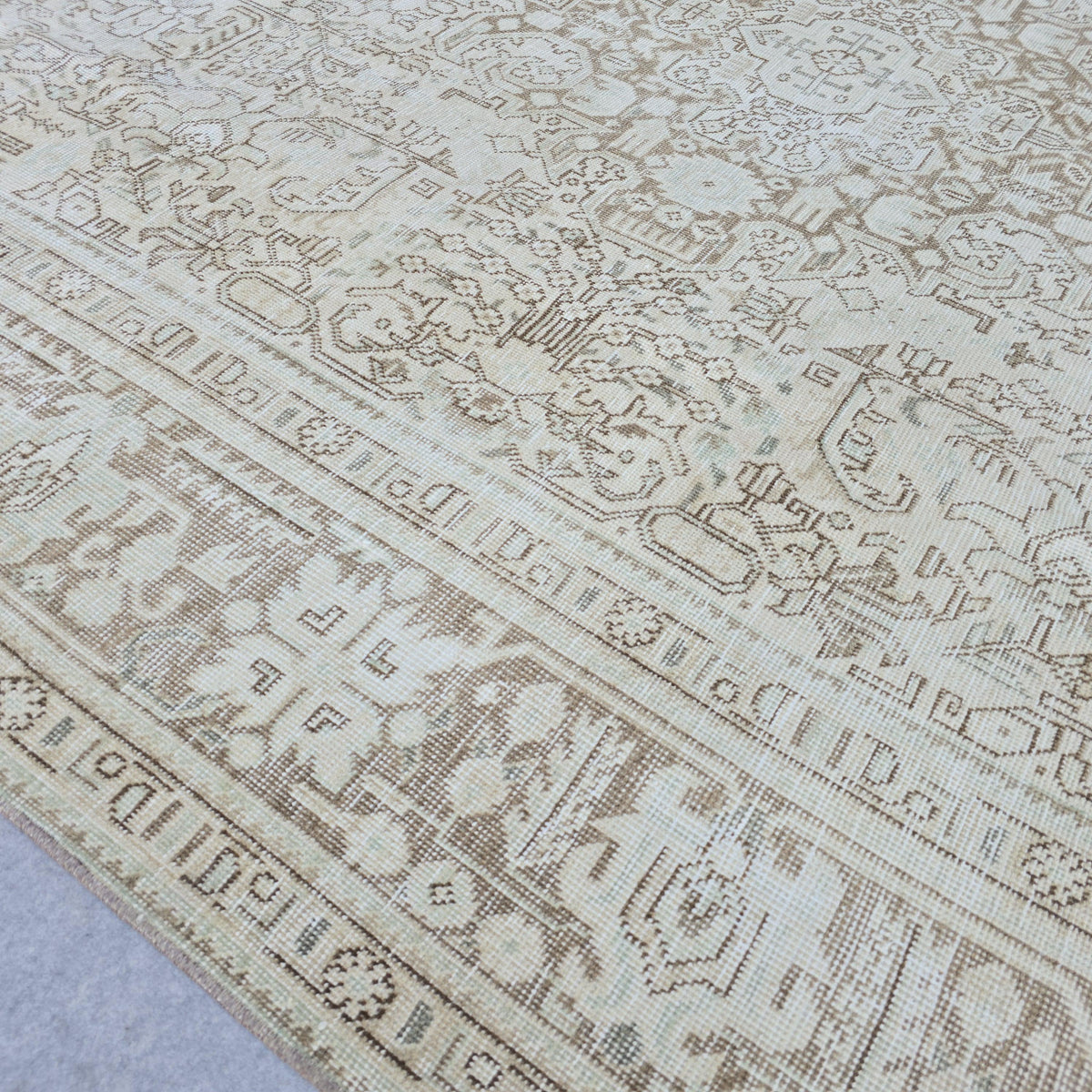 8x11 Neutral Oushak Area Rug: Vintage Turkish Wool Medallion Carpet (7.85 x 10.7 ft.)