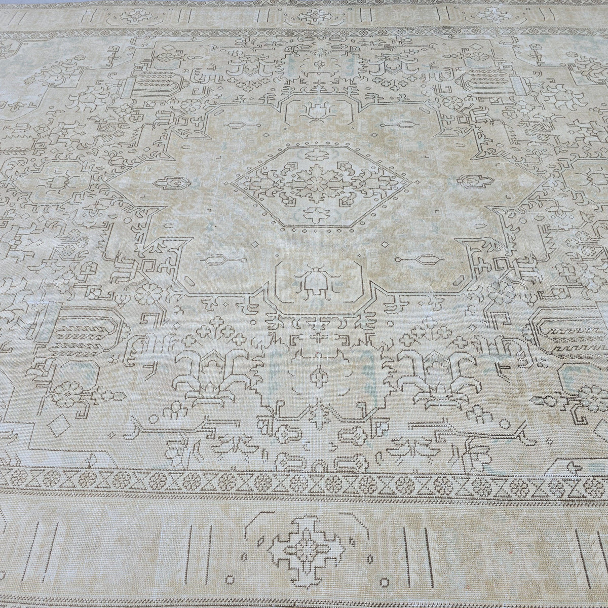 9x12 Beige Turkish Oushak Rug: Handwoven Vintage Wool Carpet