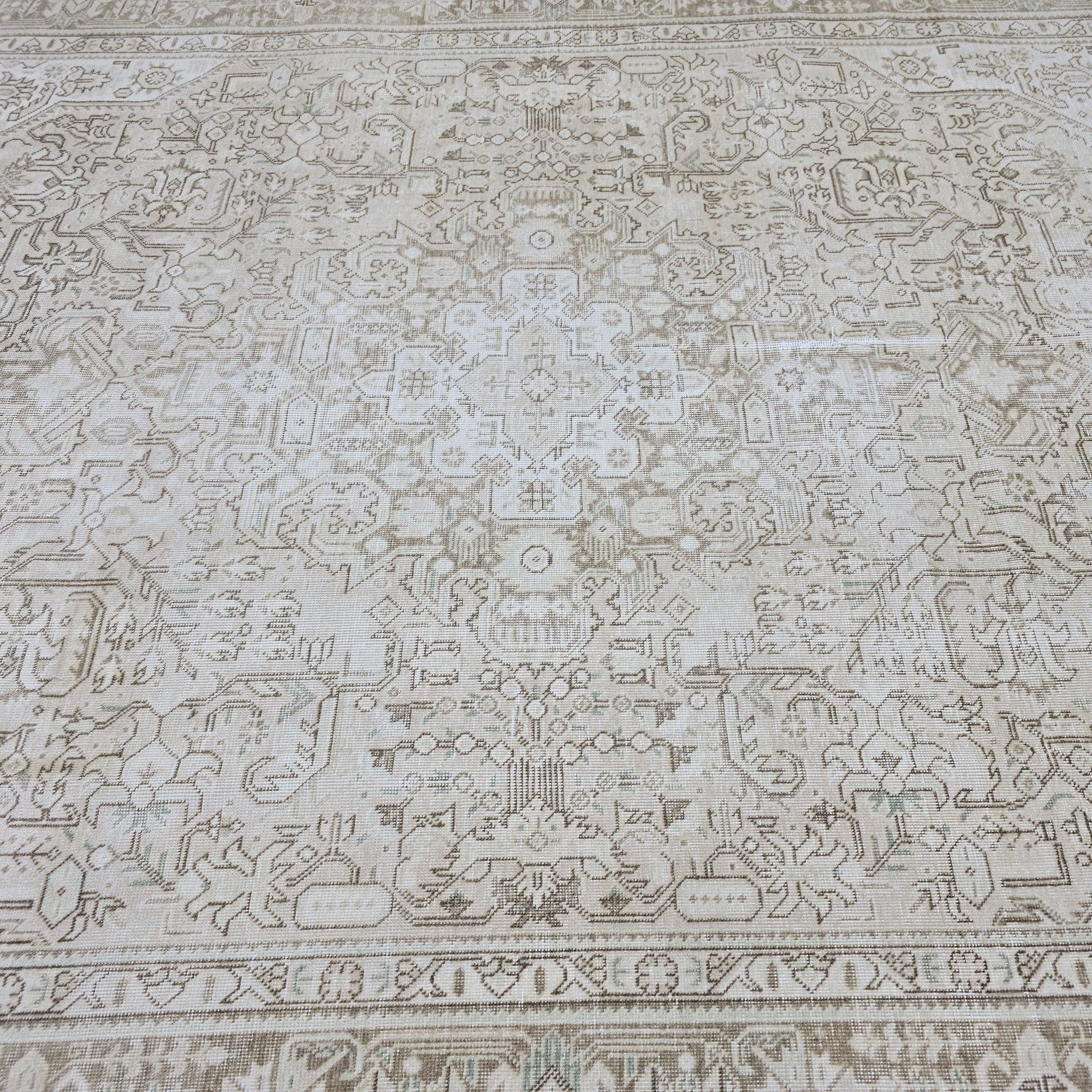 Handmade Wool Heriz Rug, 8x11 Neutral Vintage Turkish Rug