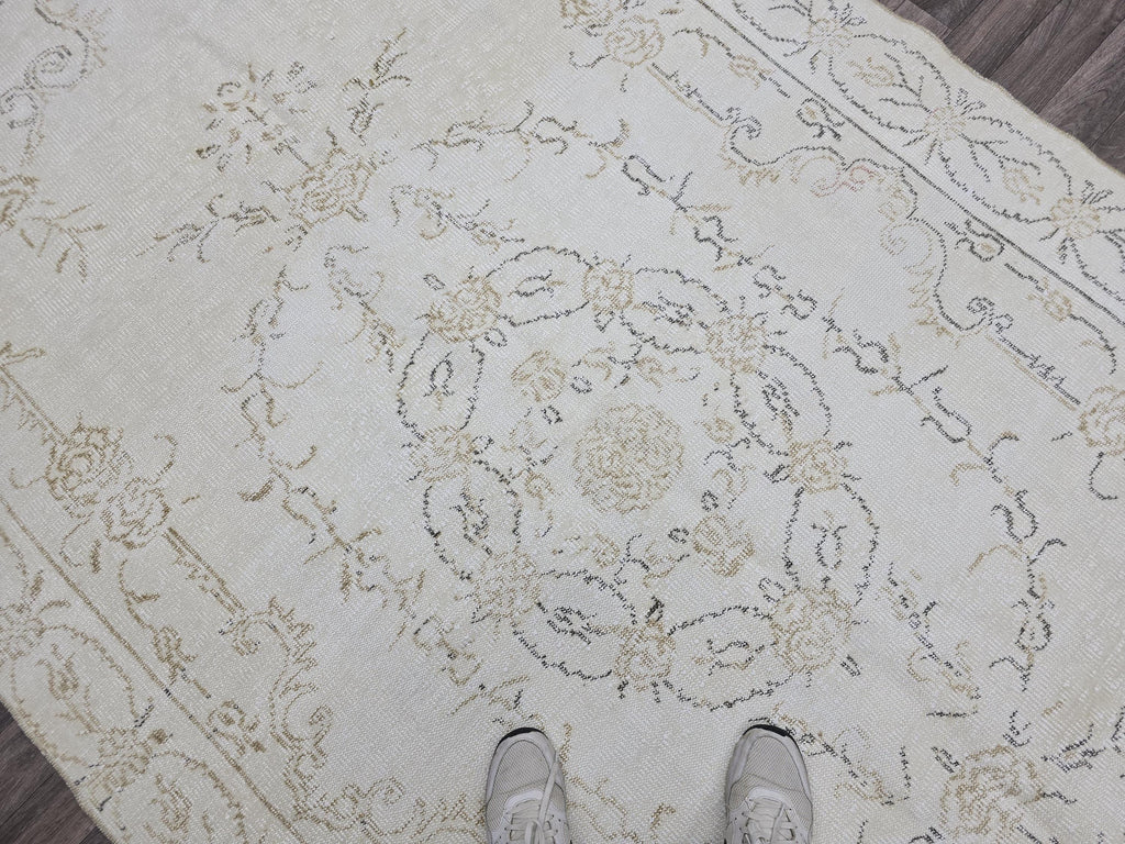 Hand Knotted Oushak Rug 6x10: Vintage Turkish Wool Cream Floral Carpet