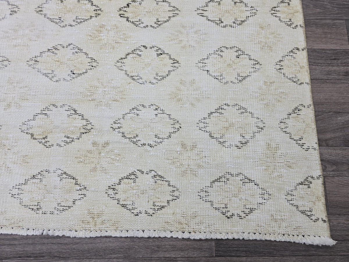 Vintage Oushak Rug 5x8: Cream Wool Diamond Pattern Turkish Carpet