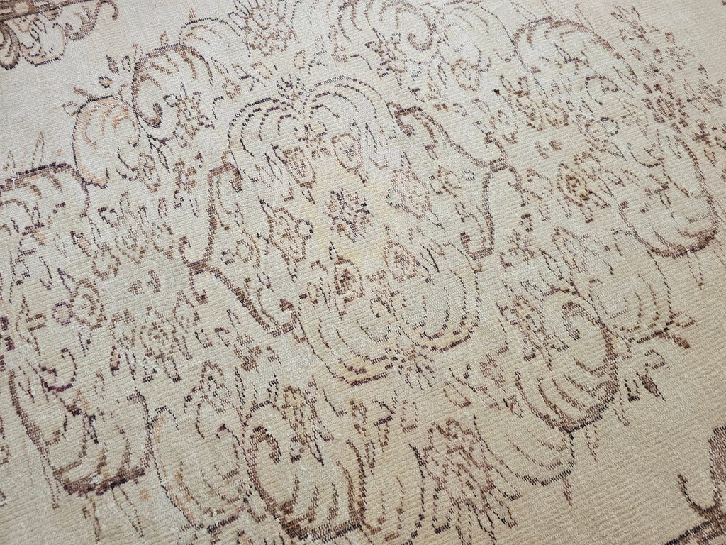 Vintage Turkish Wool Area Rug (6.1x9.5 ft): Neutral Bohemian Carpet