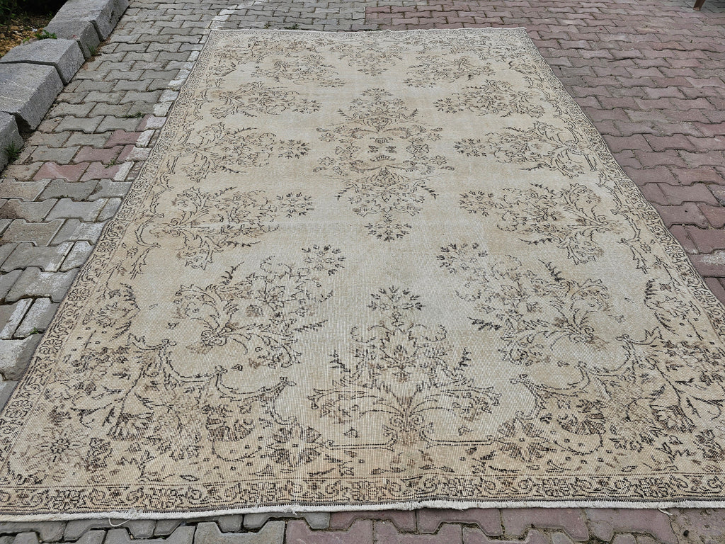 7x10 Vintage Floral Oushak Rug: Handwoven Turkish Wool Carpet (7.10x10.50 ft)