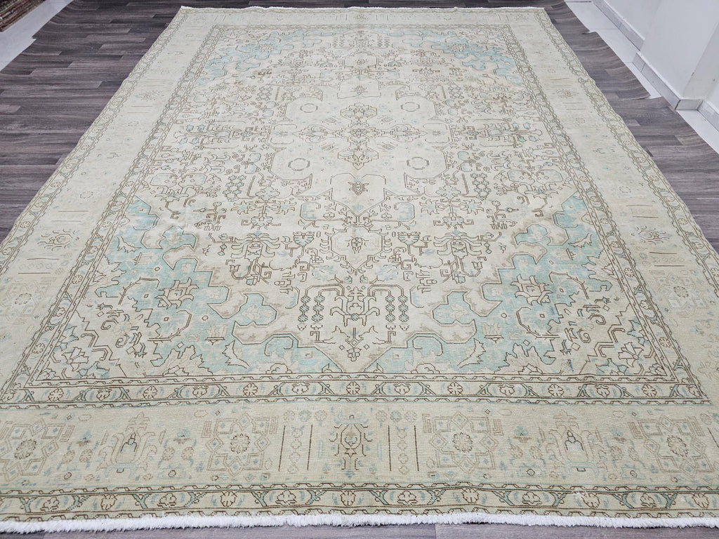 Oversized 9x12 Wool Turkish Rug: Vintage Oushak Heriz Design