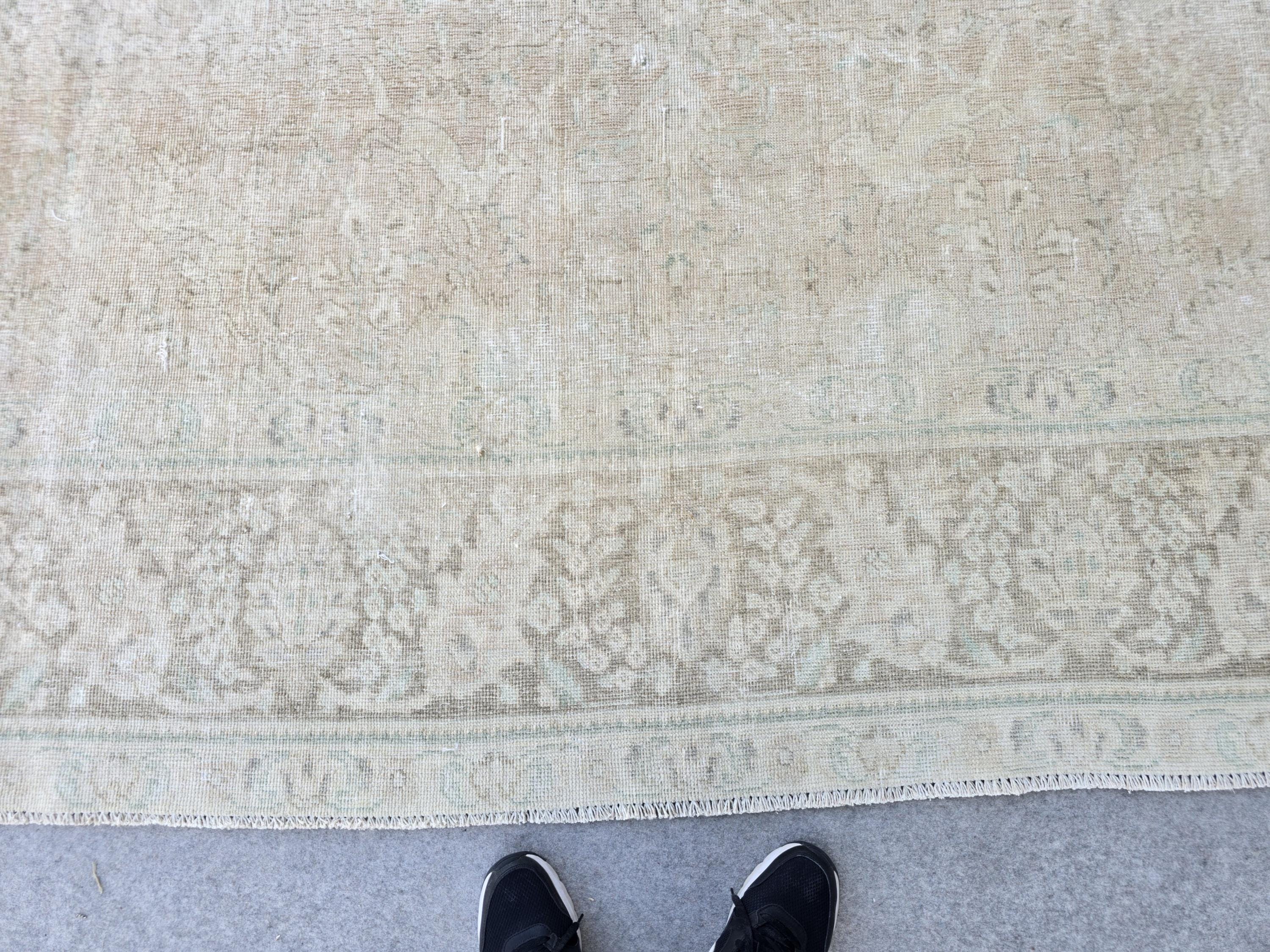 9.5X13 Heriz Design Neutral Oversize Turkish Rug/ Large Vintage Carpet/ Hand Knotted Wool Oushak Rug/ Distressed Area Rug/ 9.5X12.8 feet