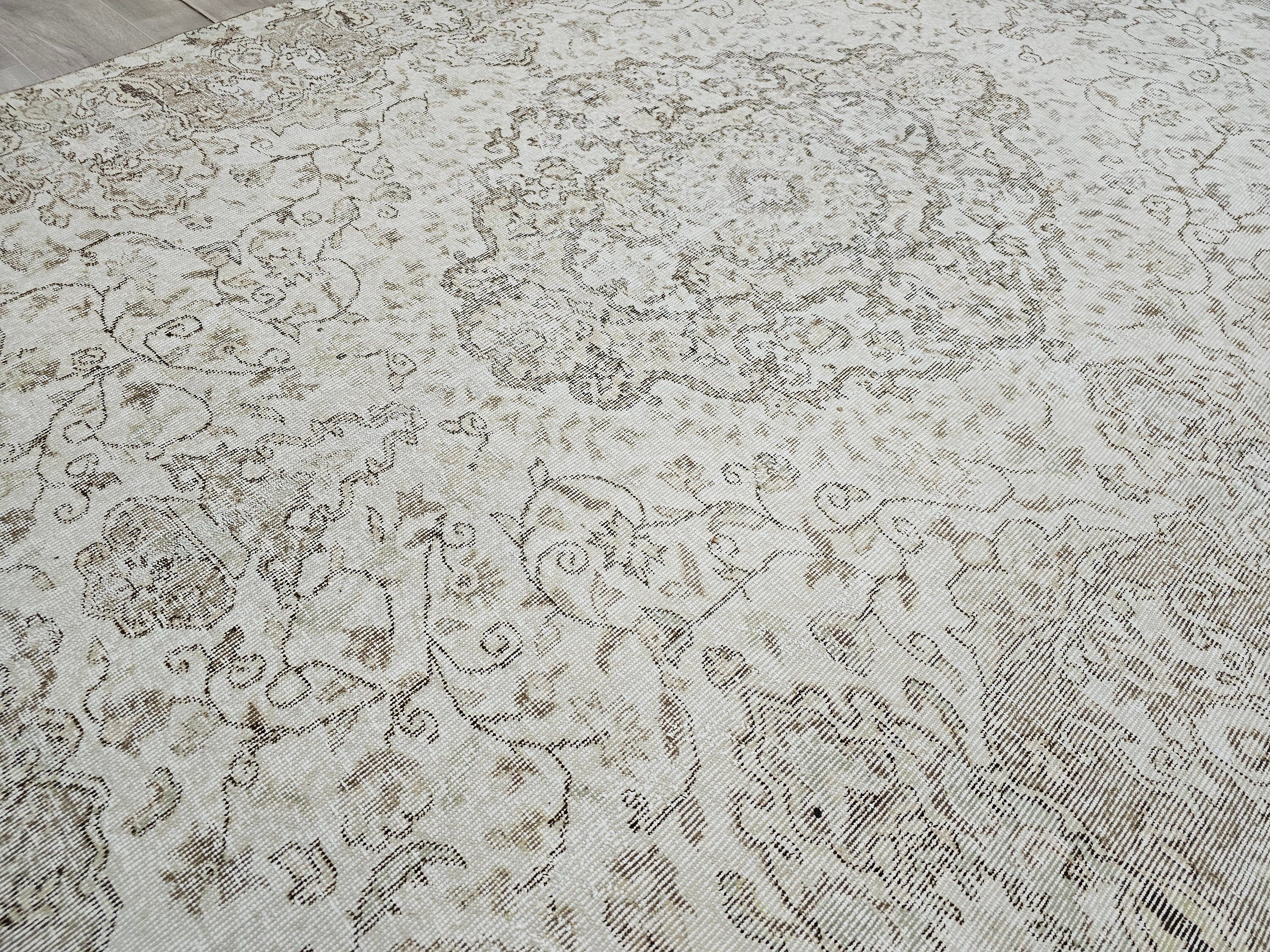 7x9 Vintage Turkish Rug : Hand Knotted Wool Oushak Rug - Neutral area rug for Bedroom and Kids room (6.70x9.55 ft)