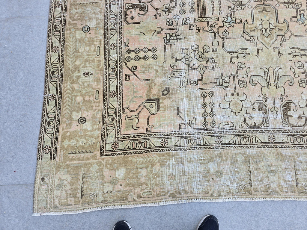 Vintage Rug 8x11, Distressed Hand Knotted Wool Turkish Rug, Faded Pink/Tan Beige Area Rug for Dining Room, Shabby Chic Antique Carpet