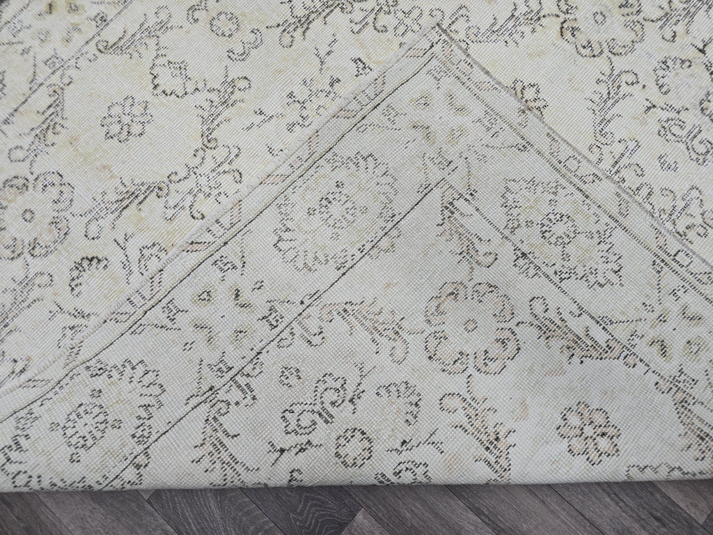 Vintage Turkish Oushak Rug 5x8: Handwoven Cream Floral Medallion