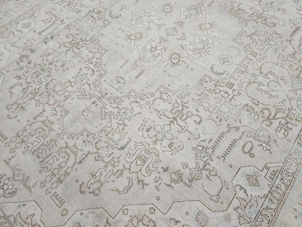 9x12 Antique Neutral Wool Rug