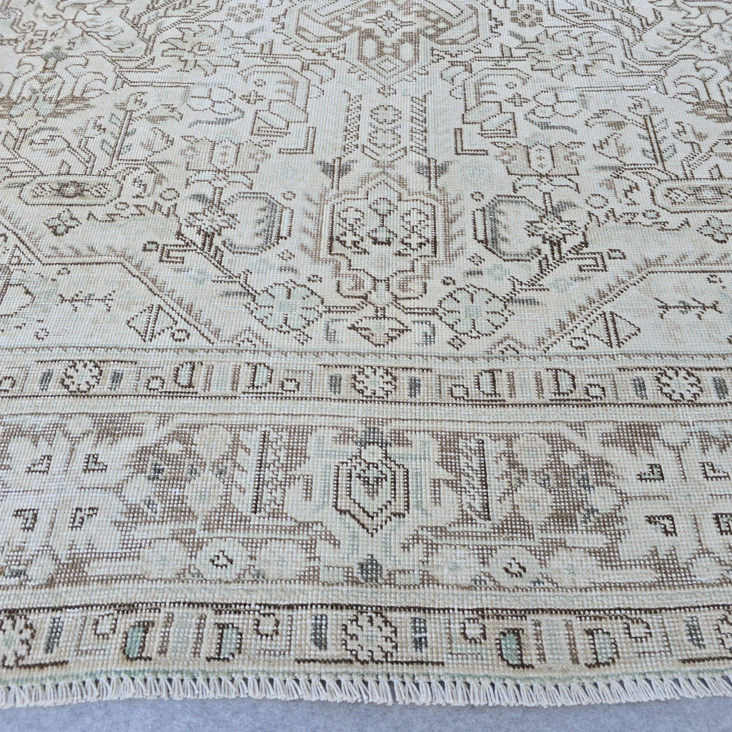 8x11 Neutral Oushak Area Rug: Vintage Turkish Wool Medallion Carpet (7.85 x 10.7 ft.)