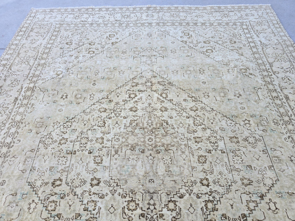 Vintage Turkish Rug 8x10, Neutral Muted Area Rug, Faded Beige Oushak Rug, Large Living Room Rug, Oversized Handmade Wool Rug