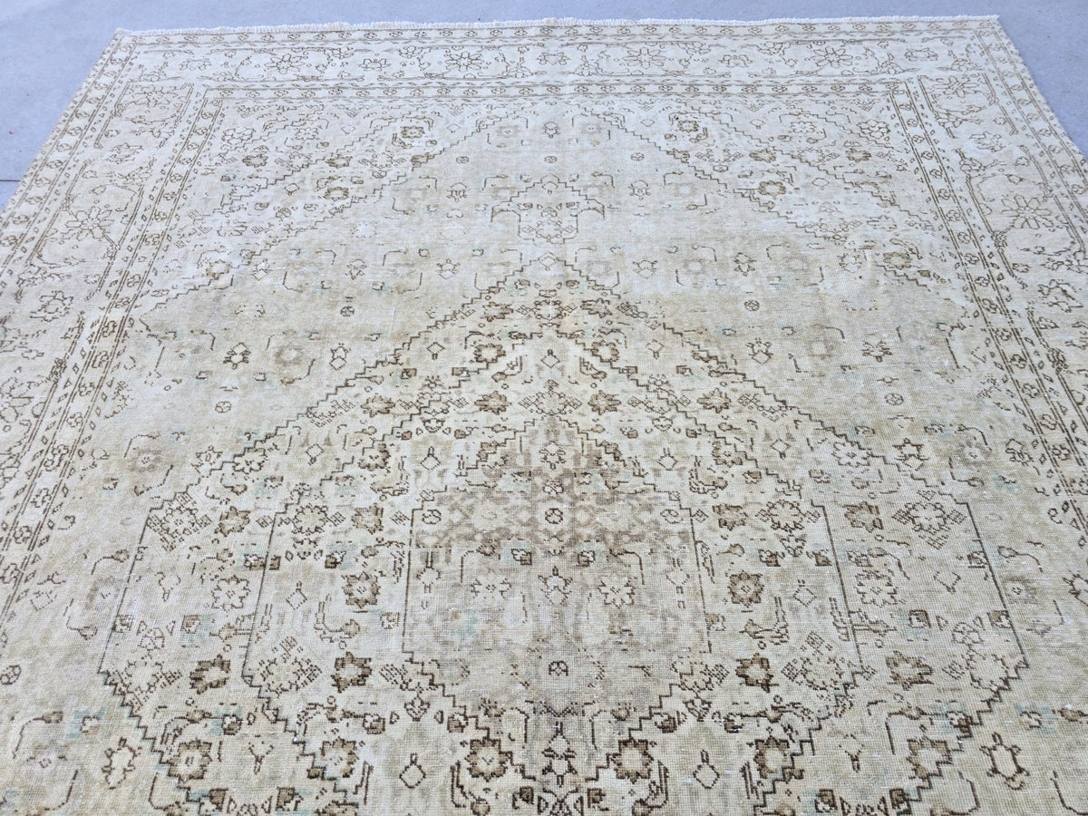 Vintage Turkish Rug 8x10, Neutral Muted Area Rug, Faded Beige Oushak Rug, Large Living Room Rug, Oversized Handmade Wool Rug
