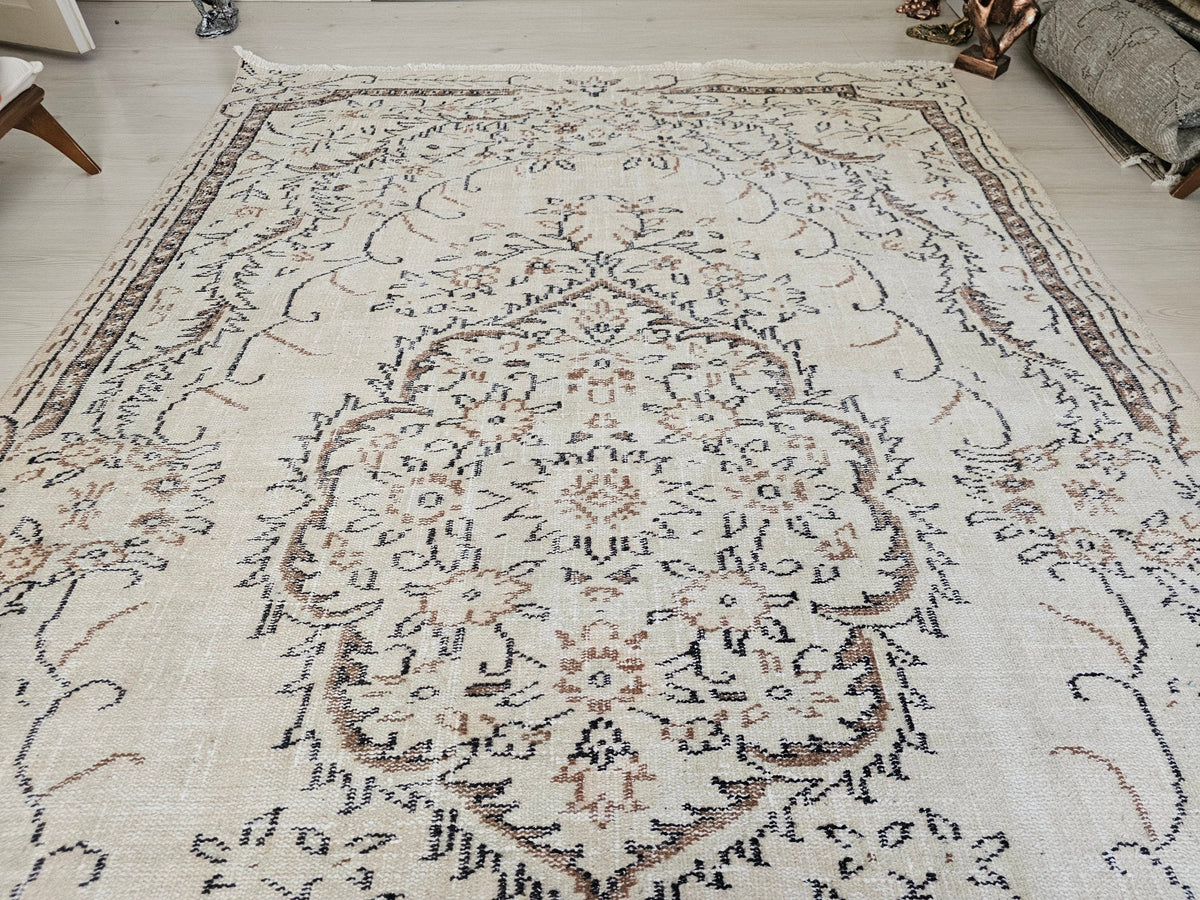 6x9 Cream Oushak Rug: Vintage Turkish Wool Area Rug