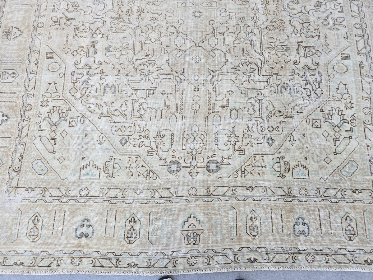 8x11 Large Muted Vintage Rug, Neutral Beige Turkish Area Rug, Faded Oushak Style Wool Carpet for Living Room, Oversized Boho Rug