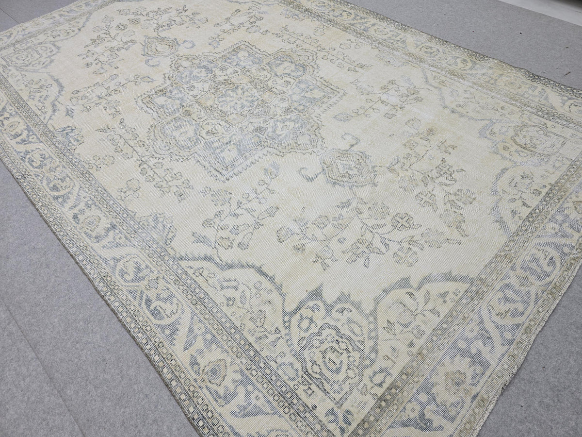 Vintage Turkish Rug 6x10, Oushak Style Isparta Rug, Muted Blue Beige Medallion Area Rug, Faded Antique Living Room Rug, Farmhouse Decor