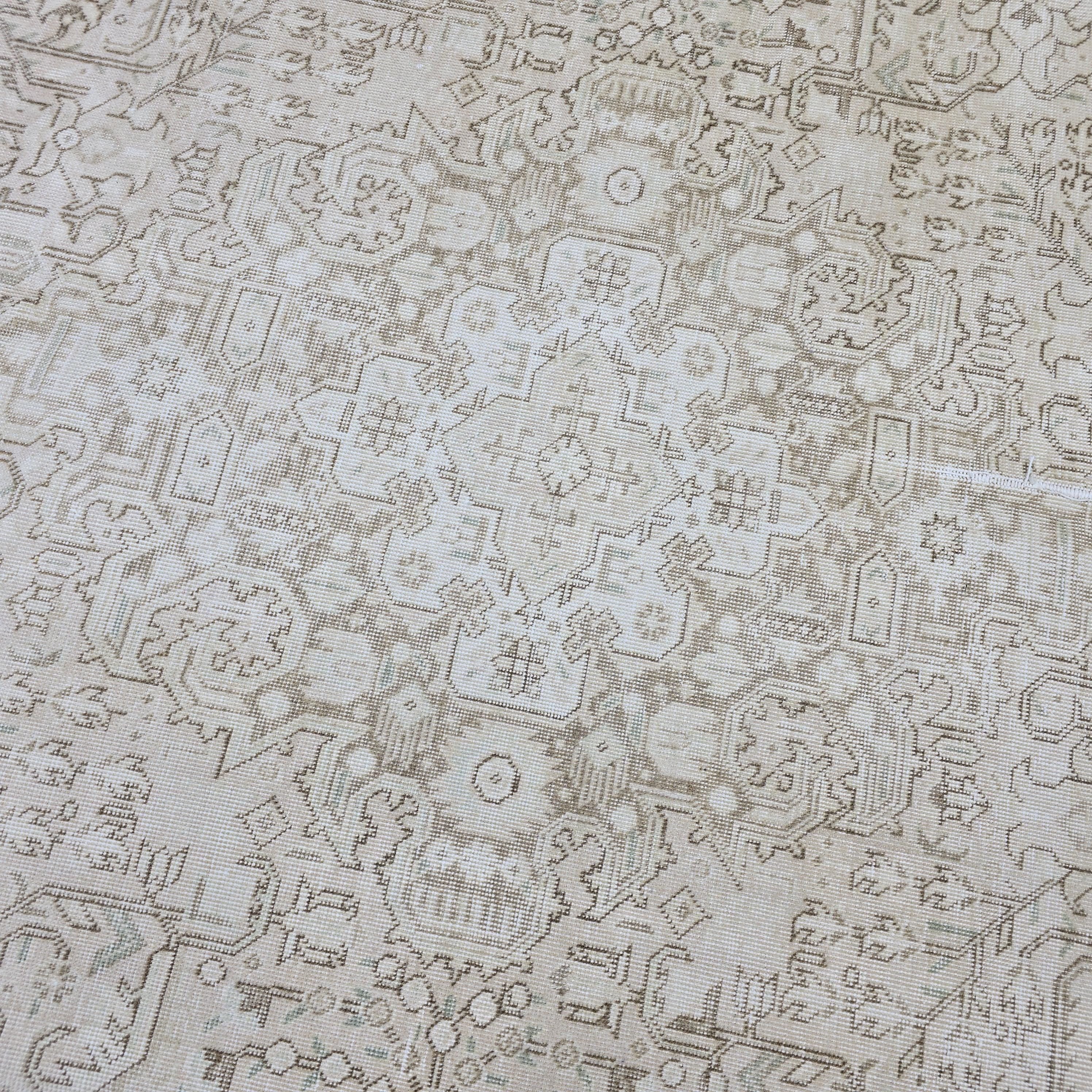 Handmade Wool Heriz Rug, 8x11 Neutral Vintage Turkish Rug